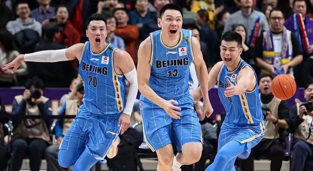 北京首钢击败湖北队,取得胜利 北京首钢击败湖北队,取得胜利