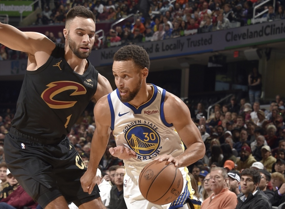 开云体育入口-包含勇士强势黄蜂,萨姆·米切尔统治全场的词条