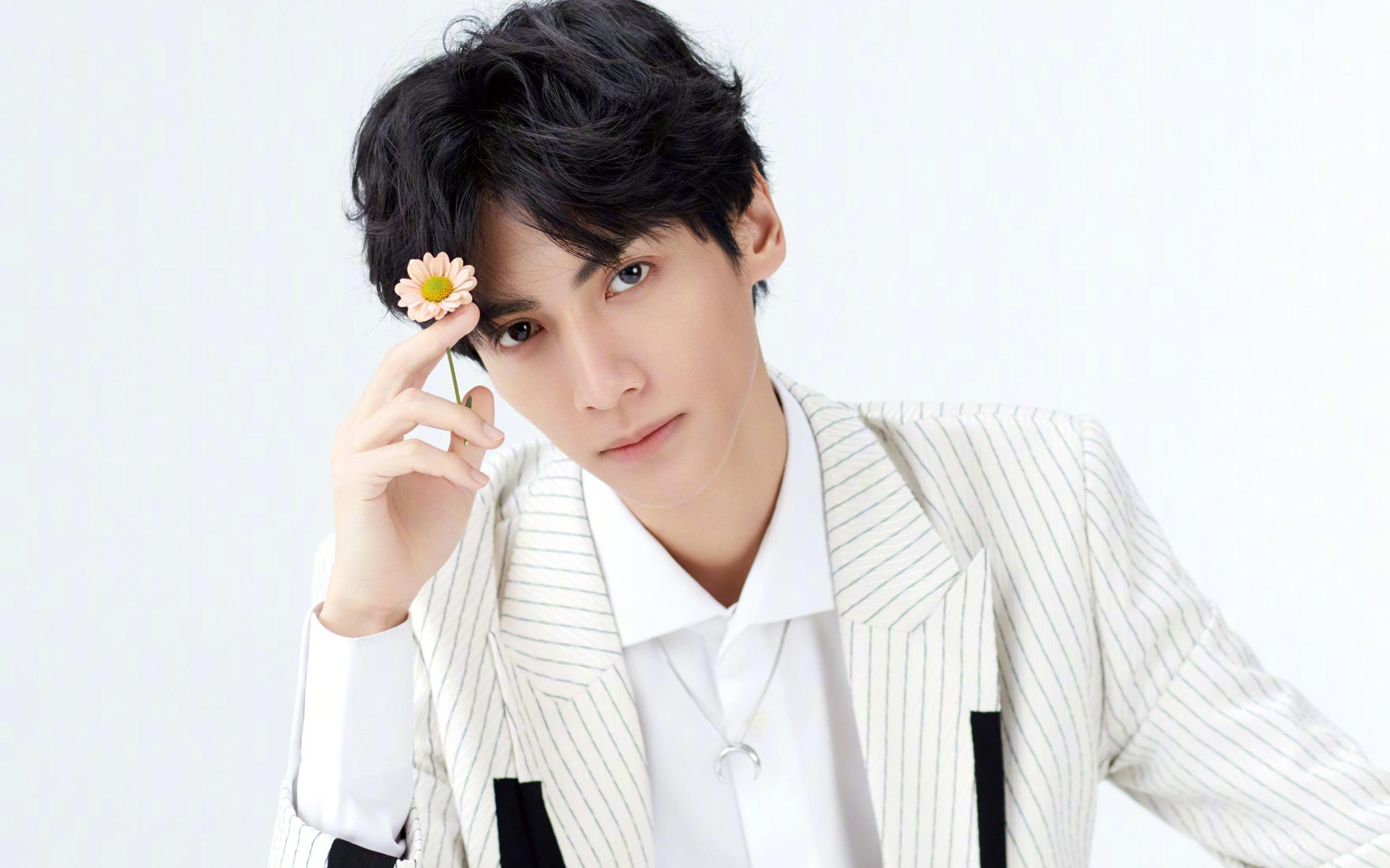 开云体育在线-铁血波兰终臣服，红魔利刃出鞘—维尼修斯用魔法改写欧冠剧本