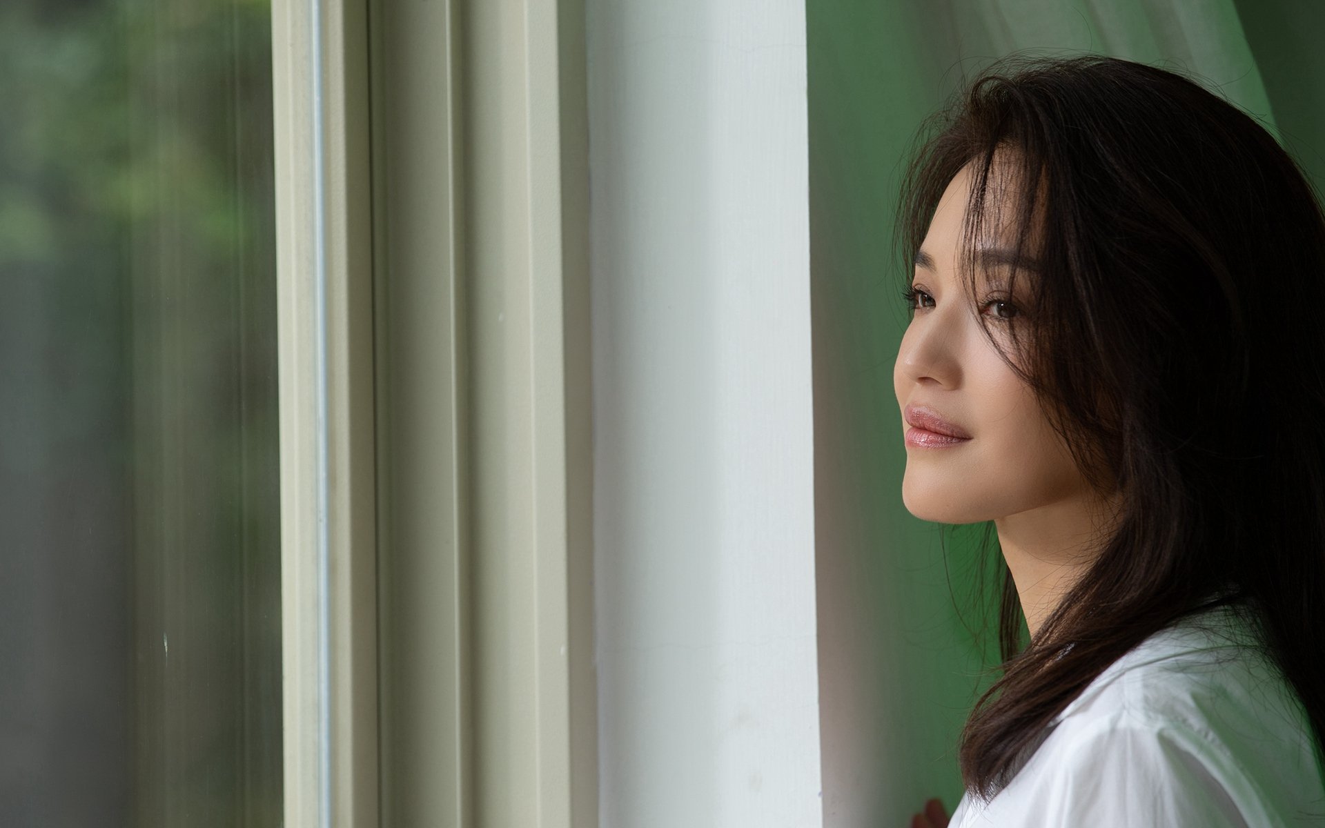 街道与绿茵的交响，一场胜利如何点燃另一个半球